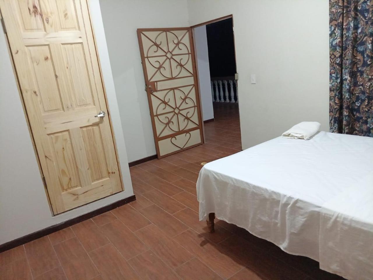 Ibania Hostal Tamanique エクステリア 写真